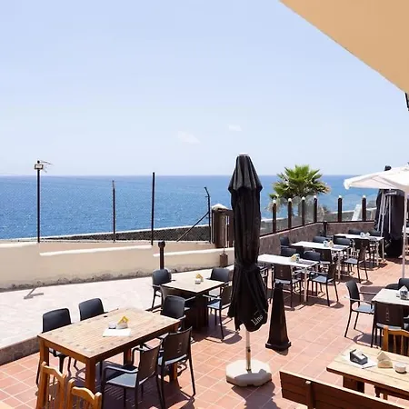 Volcanoes And Ocean Views * ארונה
