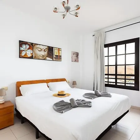 Volcanoes And Ocean Views شقة أرونا