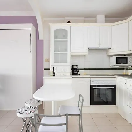 Volcanoes And Ocean Views أرونا